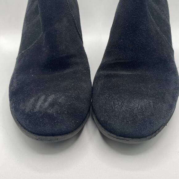Clarks Black Suede Stacked Heel Ankle‎ Booties Size 8 - Picture 3 of 9